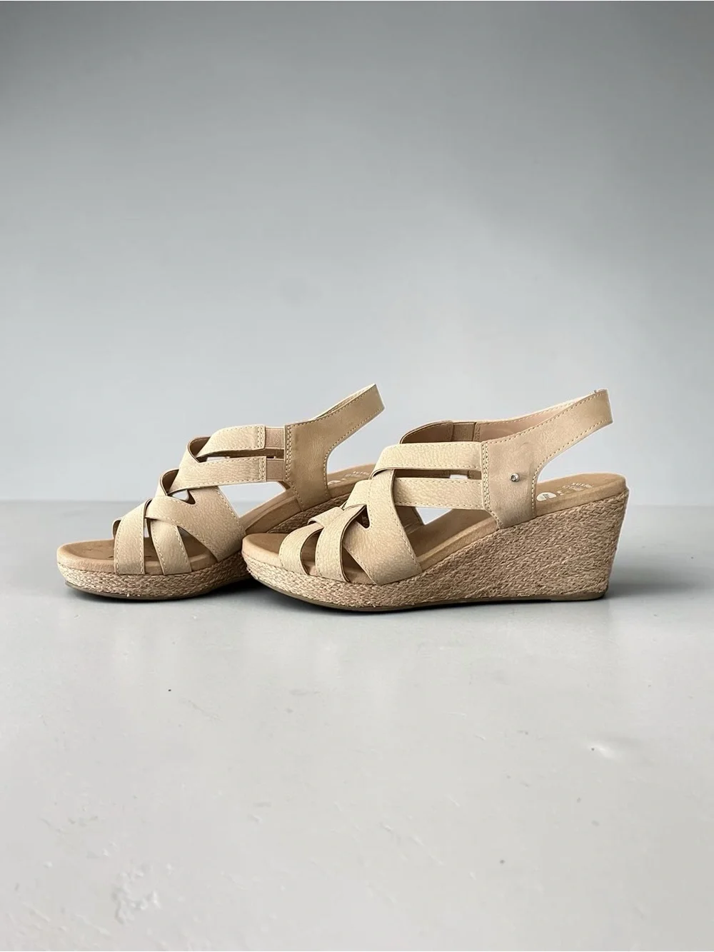 Dr. Scholl’s Everlasting Beige Espadrille Wedge Sandals Size 8
